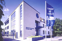 1997/98: Neu- und Umbau des Bürogebäudes in Beckum.